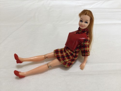 Vintage pippa dawn doll - /,