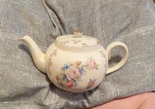 Vintage Sadler Teapot – Pink & White Roses, English Bone China