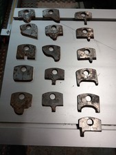 16 x Single Mounting Hole