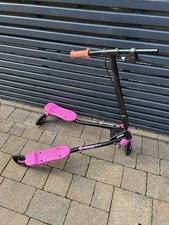 Wiggle Flicker Scissors