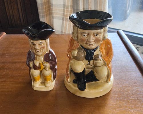 Tonny wood toby - 2, jugs