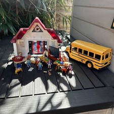 PLAYMOBIL CITY LIFE SCHOOL