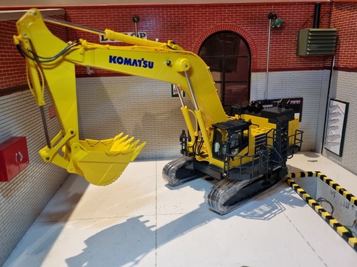 Komatsu pc1250 11 - 1:50, backhoe
