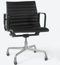Herman Miller Eames EA318