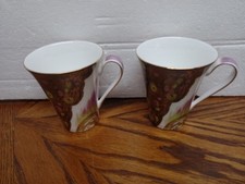 Wedgwood 250th anniversary Mugs x2 Porcelain Fairyland Lustre Daisy Makeig-Jones