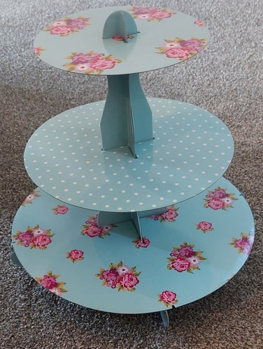 Vintage style floral tier - style,