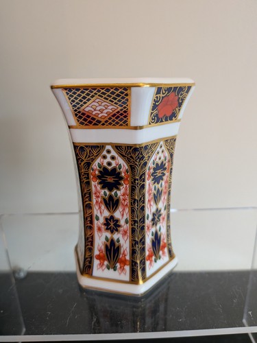 Royal crown derby - royal, imari