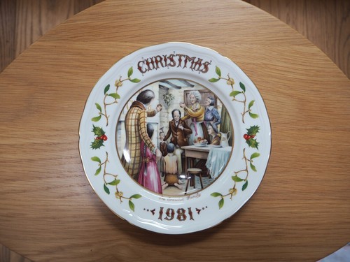 Aynsley christmas plate 1981 - plate,