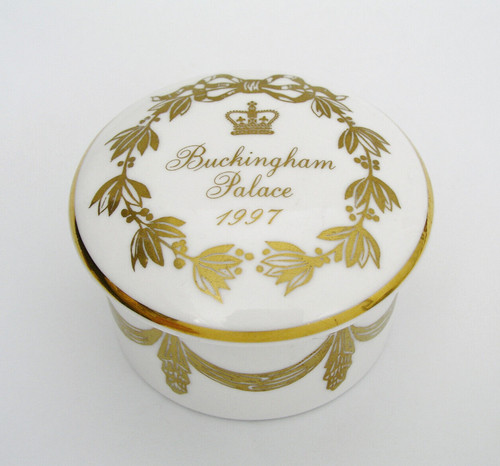 Buckingham palace 1997 round - buckingham,