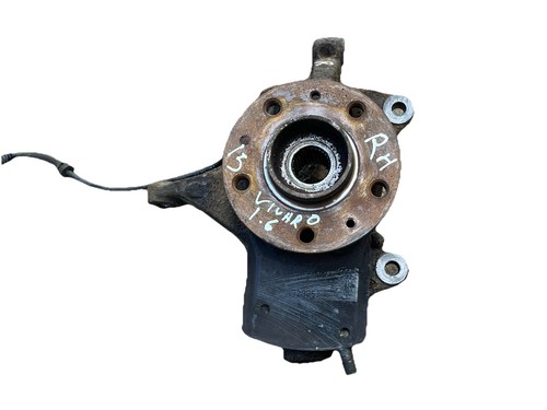 Front wheel hub - front,