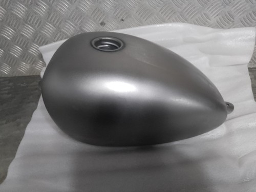 Motorcycle tank alien peanut - alien,