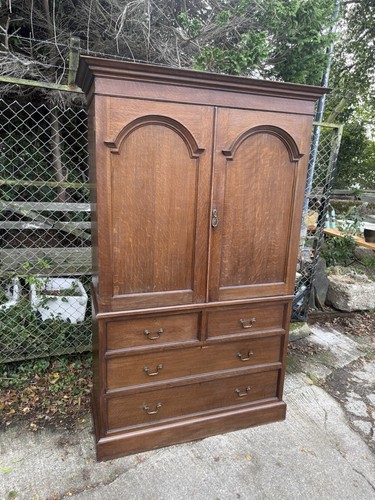 C1880 oak housekeepers - oak,