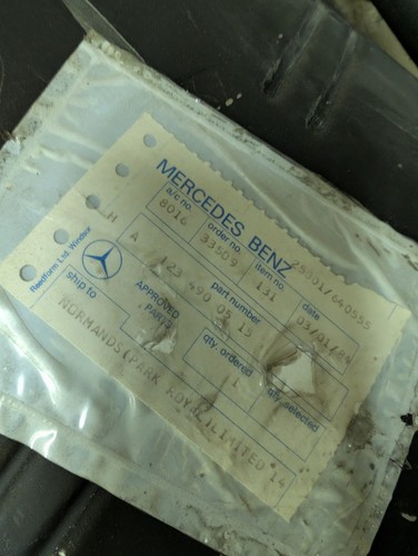 Mercedes w123 250 - mercedes, exhaust