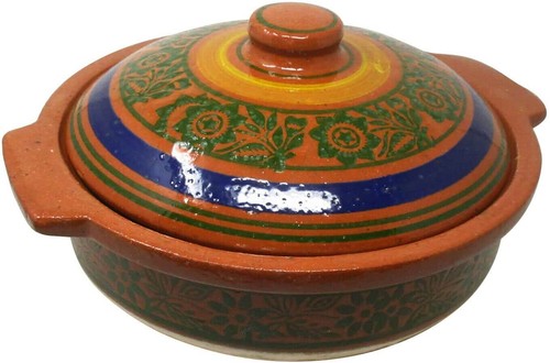 Clay cooking pot karahi - karahi, kadai