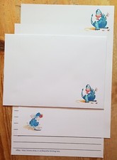 Daisy Loving Blue Dragon