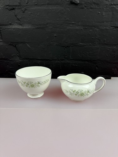 Wedgwood westbury squat - milk, /