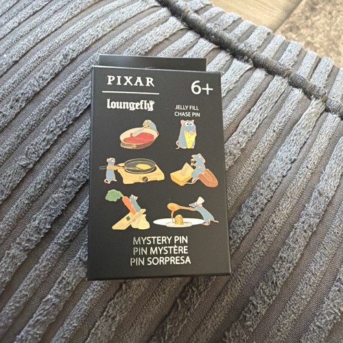 Loungefly disney pin - disney, mystery