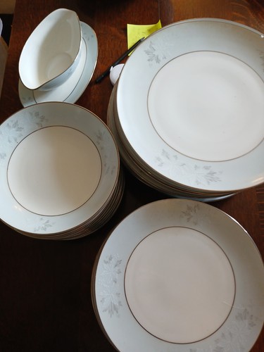 Noritake dinner service - , for