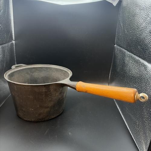 Vtg cast iron sauce - vtg, qt