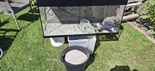 Juwell fish tank with - fish,