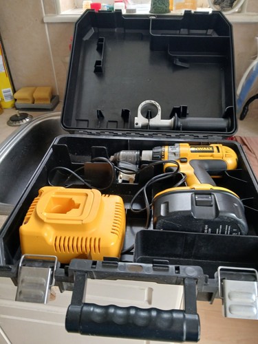 Dewalt cordless rechargeble - dewalt,