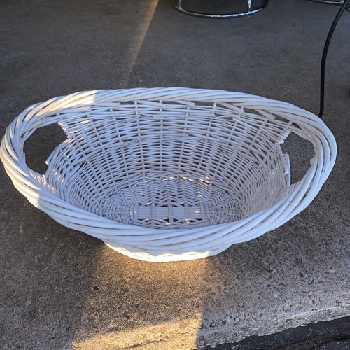 Vtg wicker laundry basket - vtg, lg