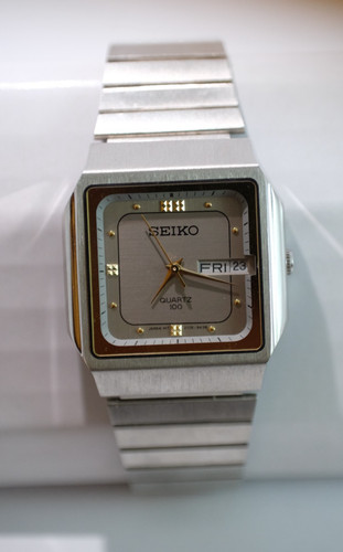 Vintage 1985 seiko quartz 100 - quartz,