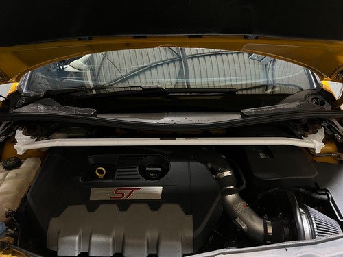 Ultra racing front - strut, brace
