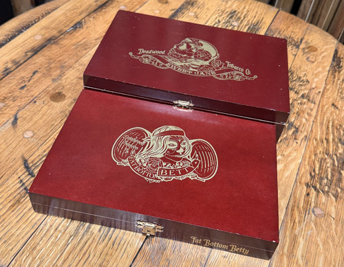 Empty deadwood cigar - deadwood, boxes