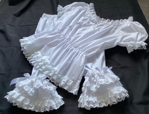 White bloomers off - white, the