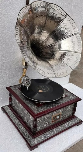 Antique hmv gramophone - antique, fully