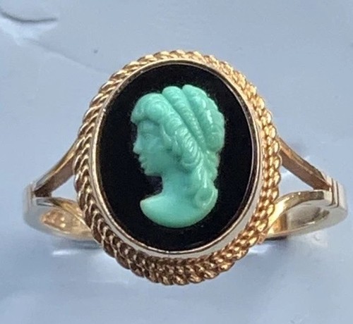 Vintage 1969 9ct - , cameo