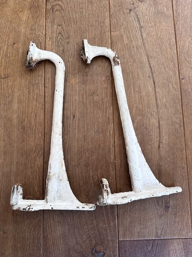Vintage cast iron - 14”,