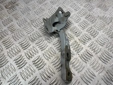 2013 HYUNDAI I20 FRONT RIGHT DRIVER SIDE BONNET HINGE GENUINE