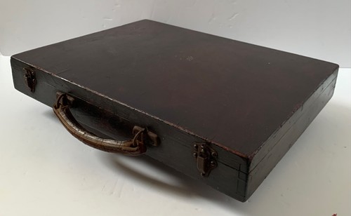 Vintage wooden artist box - artist,