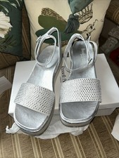 Russell and Bromley Women's 39