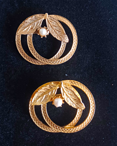 Vintage double circle brooch - brooch, &