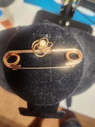 Vintage safety pin - , brooch