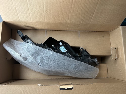 Toyota yaris cross driver side - cross,