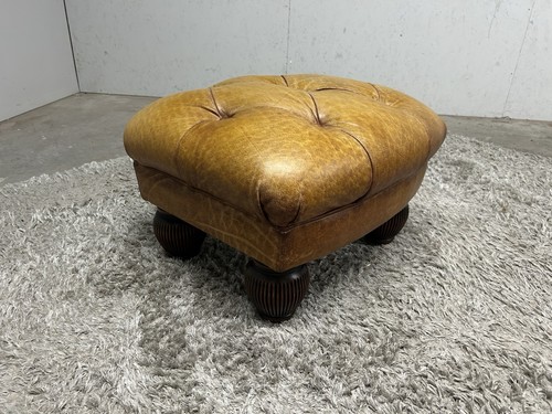 Chesterfield tetrad oskar - chesterfield,
