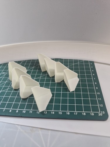 Box corner protectors - box, plastic
