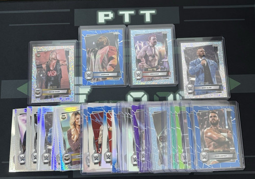 Wwe topps chrome 2025 - topps,