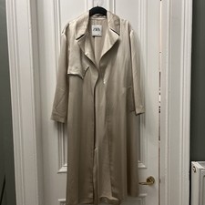 ZARA SATIN EFFECT / SILKY IVORY / OFF WHITE TRENCH COAT WITH TIE - SIZE L