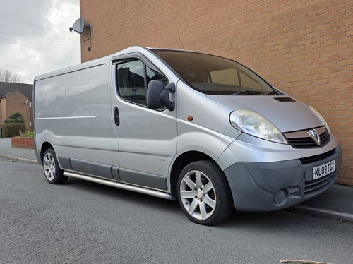 Vauxhall vivaro lwb - vauxhall,