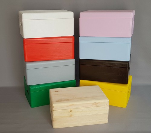 Plain wooden box with lid - plain,