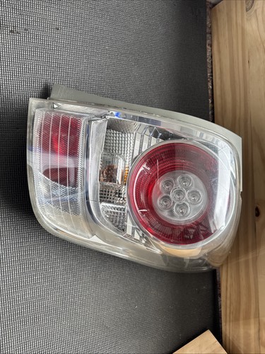 2009 toyota verso - rear, light