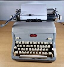Vintage Royal FP 1960