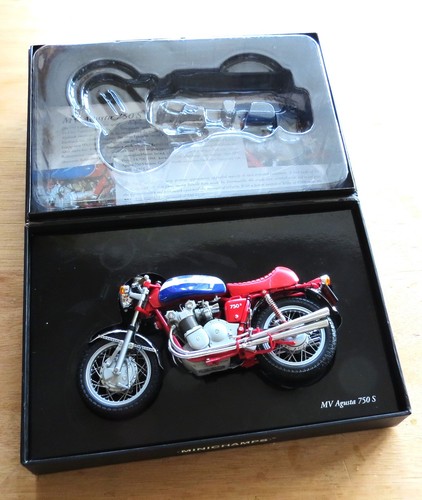 Minichamps agusta 750s - minichamps, mv