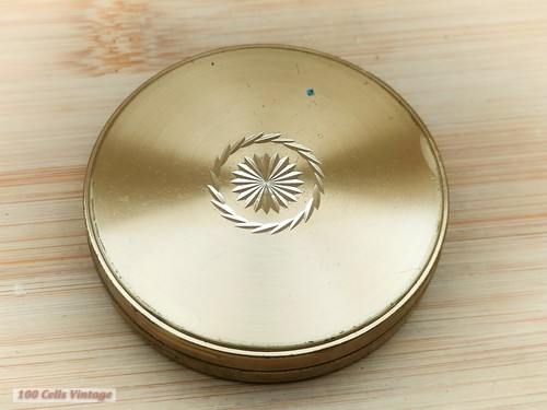 Gold tone star pattern - star, pattern-vintage