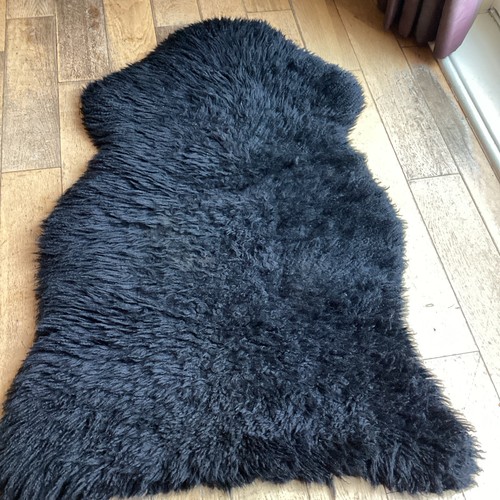Sheepskin rug - sheepskin,